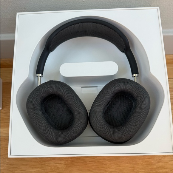 Apple Airpods Max - Picture 7 of 8